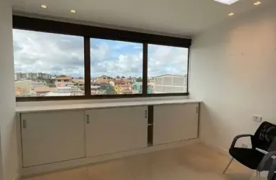 Sala alto padrão no hangar business: venda em salvador-ba, bairro são cristóvão, 1 sala, 1 banheiro, 1 vaga, 34,00 m², armários planejados.