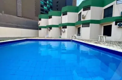Apartamento com 1 quarto e 1 garagem no térreo com piscina e portaria 24hs em Armação próximo a praia