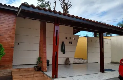 Casa em condomínio fechado com 3 quartos para alugar no Cohama, São Luís 