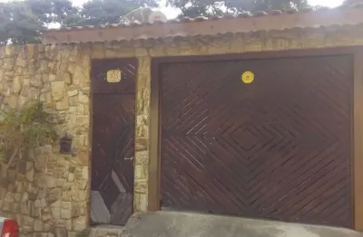 Casa com piscina e duas vagas reformada e com armarios na cozinha prox ao covabra jundiai, sp