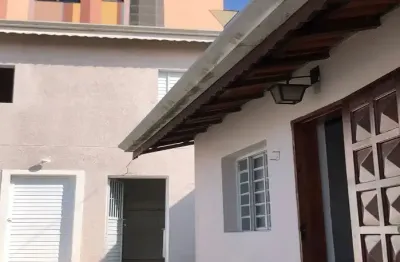 Sobrado + edícula  ou casa térrea + edícula  ? temos duas opçoes com edícula,  com vagas diversas ou apenas uma vaga