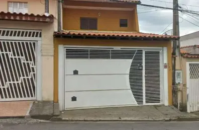 Sobrado 3 dormitórios sendo 1 suíte cozinha lavanderia sala ampla varanda em todos os quartos 2 vagas cobertas 2 wc vila aparecida mogi das cruzes