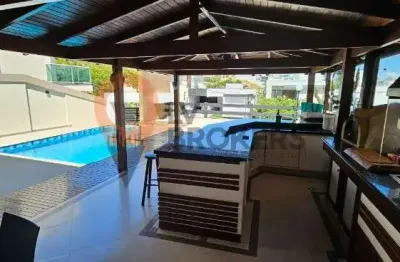 Sobrado estilo colonial, com acabamento premium com suítes, sala de lareira, suite ampla no terreo, espaço gourmet integrado a piscina - arua brisas