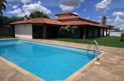 Casa térrea em terreno de 1020m², em condomínio fechado,  com fácil acesso pela rodovia do açúcar.