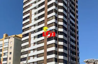 Apartamento de alto padrão, mobiliado e decorado com vista para o mar, no centro de tramandaí!