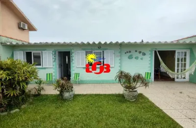 Casa em ótima localização tanto para ponto comercial ou residencial! *preço de ocasião