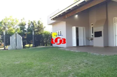 Casa geminada  top !! com móveis spb medida e à apenas 270 m do mar