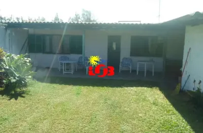 Oportunidade! próximo ao mar, alarme 24h, churrasqueira, pátio fechado, semi-mobiliado!