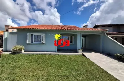 Casa com piscina e anexo em ótima localização no centro de imbé-rs!