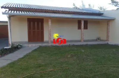 Excelente casa à venda em imbé,  no balneário mariluz, próximo ao mar. confira essa oportunidade!