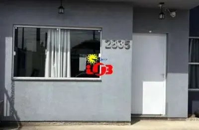 Triplex semi-mobiliado em imbé, mariluz - jardim, pátio fechado e residência em laje