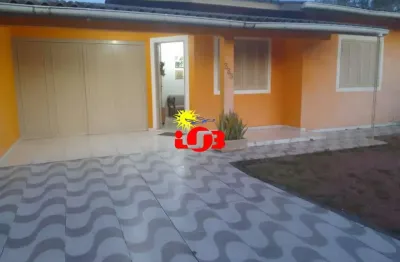 Residência próxima ao mar na praia de mariluz. imbé