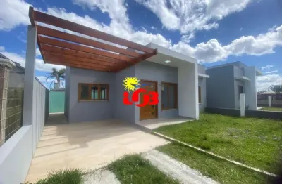 Residência geminada em laje à venda em imbé - pronto para morar, próximo ao mar, pátio fechado e com alarme 24h