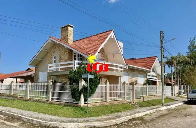 Lindo sobrado há poucos metros do mar e em ótima localização!