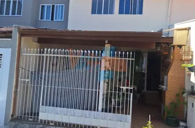 Lindo sobrado no cajuru otima localização com 3 quartos espaçosos