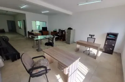 Imóvel comercial para locação na rua clélia - visibilidade e espaço em área de alto fluxo!