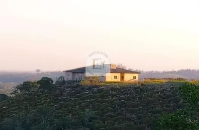 Casa de Campo para Locação em Pindamonhangaba, Mandú, 3 dormitórios, 3 suítes, 1 banheiro, 4 vagas
