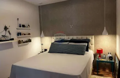 Casa exclusiva em condomínio frente mar – 6 quartos, 5 vagas e anexo completo