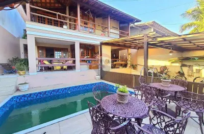Casa com 4 suítes a poucos passos da praia de piratininga