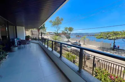 Maravilhoso e amplo apartamento, com 5 quartos sendo 4 suítes,  3 vagas - frente mar ao lado do mac