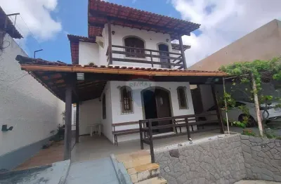 Charmosa casa ampla em lote generoso no engenho do mato - natureza, tranquilidade e conforto