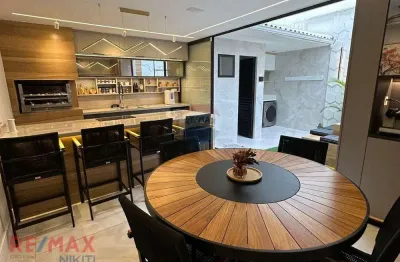 Casa Duplex com Energia Solar, Spa com Hidromassagem e 3 Suítes em São Francisco