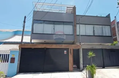 Triplex Exclusivo em São Francisco – PORTEIRA FECHADA,  com 04 suítes, 02 vagas e Rooftop Privativo
