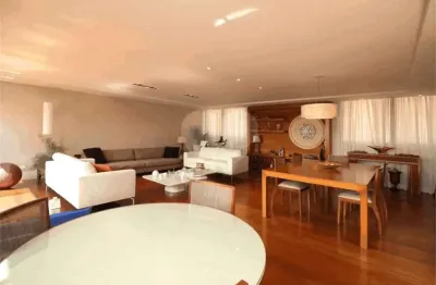 Apartamento com 3 quartos à venda na Avenida Chibarás, Moema, São Paulo