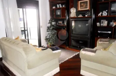 Apartamento com 3 quartos à venda na Rua Araguari, 679, Moema, São Paulo