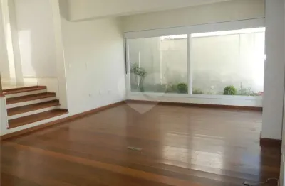 Casa com 4 quartos à venda na Rua Apeu, Saúde, São Paulo