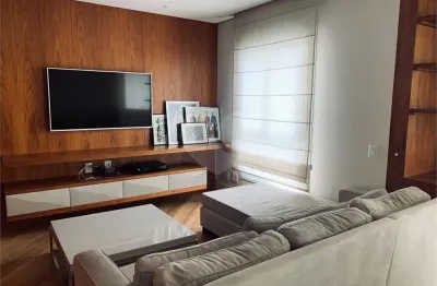 Apartamento com 3 quartos à venda na Rua Tuim, Moema, São Paulo