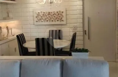 Apartamento com 2 quartos à venda na Avenida Chibarás, 402, Moema, São Paulo