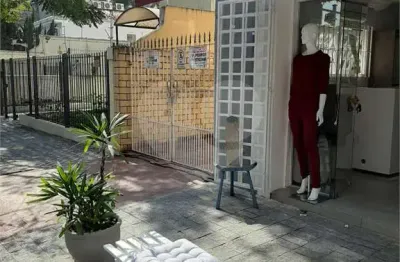 Casa comercial à venda em Moema, São Paulo 
