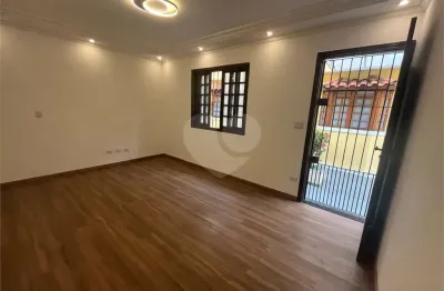 Casa em condomínio fechado com 3 quartos à venda na Rua Oliveira Lima, Cambuci, São Paulo