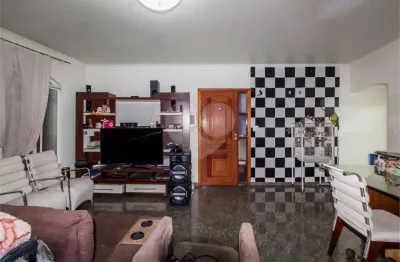 Casa com 3 quartos à venda na Rua Santo Irineu, Saúde, São Paulo