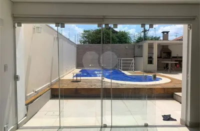 Casa com 4 quartos à venda na Rua das Hortênsias, Mirandópolis, São Paulo