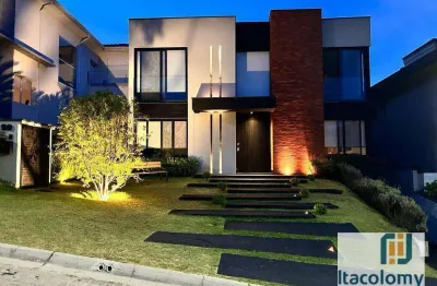 Casa em condomínio fechado com 5 quartos à venda na Rua Luberon, Tamboré, Santana de Parnaíba