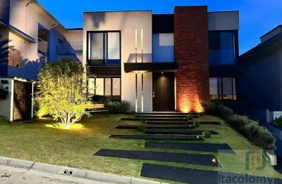 Casa em condomínio fechado com 5 quartos à venda na Rua Luberon, Tamboré, Santana de Parnaíba