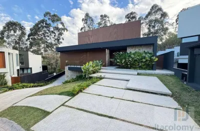 Casa em condomínio fechado com 5 quartos à venda na Rua Arles, Tamboré, Santana de Parnaíba
