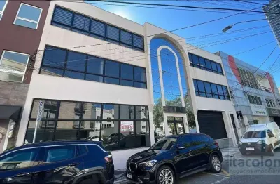 Prédio para alugar na Rua Gêmeos, Alphaville, Barueri