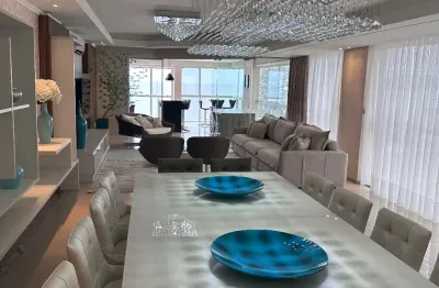 Apartamento com 4 quartos para alugar na Rua 271, 155, Meia Praia, Itapema