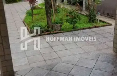 Casa a venda com 400 m² de área de terreno com 3 dormitórios sendo 1 suíte e 3 vagas
