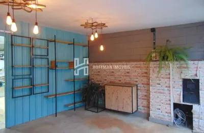 Casa residencial com 2 dormitórios e possibilidade de comércio