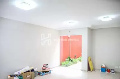 Sobrado alto padrão no santa maria, ótima localização.