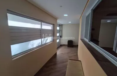 Lindo sobrado na fundação, todo reformado, com espaço gourmet.