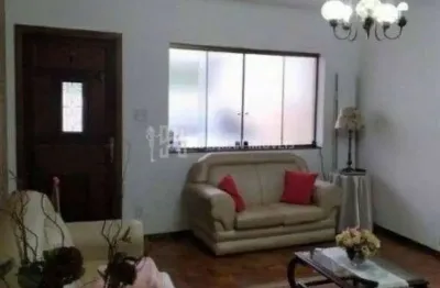 Casa à venda na Avenida Senador Roberto Simonsen, --, Cerâmica, São Caetano do Sul