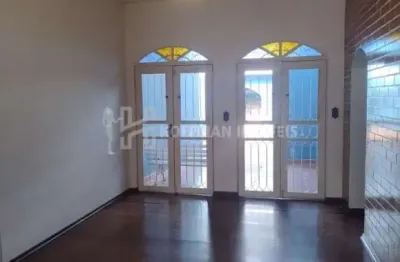 Casa com 3 quartos para alugar na Rua Brás Cubas, --, Jardim São Caetano, São Caetano do Sul