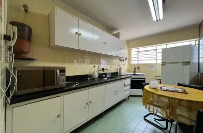 Sobrado com 2 quartos e 1 banheiro para locação no bairro santa paula.