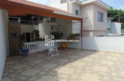 Sobrado com 3 dormitorios, 1 suite e 2 vagas de garagem no bairro Olimpico.