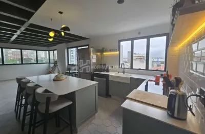 Apartamento inteiramente reformado - 03 dormitórios, 01 suíte, 02 vagas à venda no centro de scs